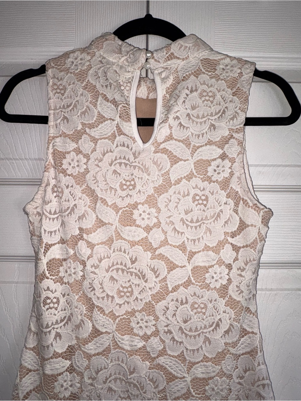 Sans Souci Ivory Floral Lace Dress - Picture 11 of 16